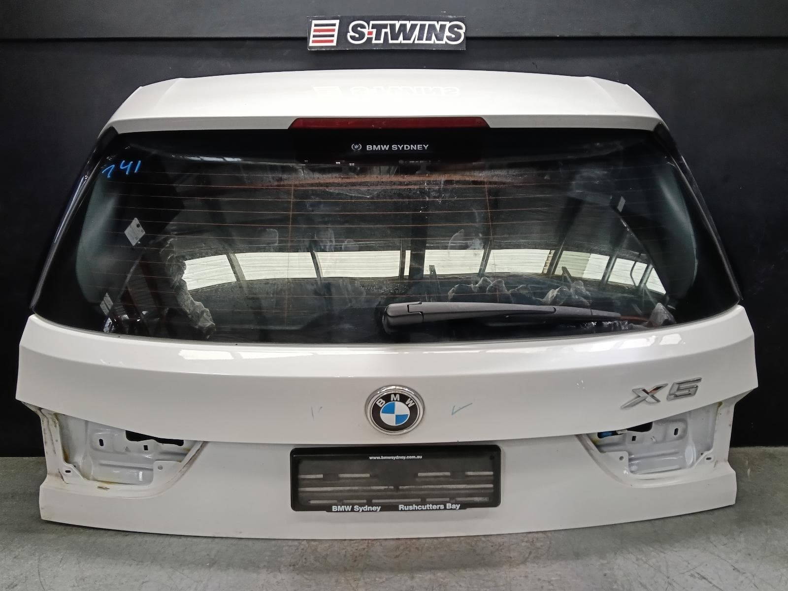 Used auto part listing image: 2015 BMW X5 BOOTLID TAILGATE TAILGATE (UPPER), F15, 09/13-07/18 0000403529