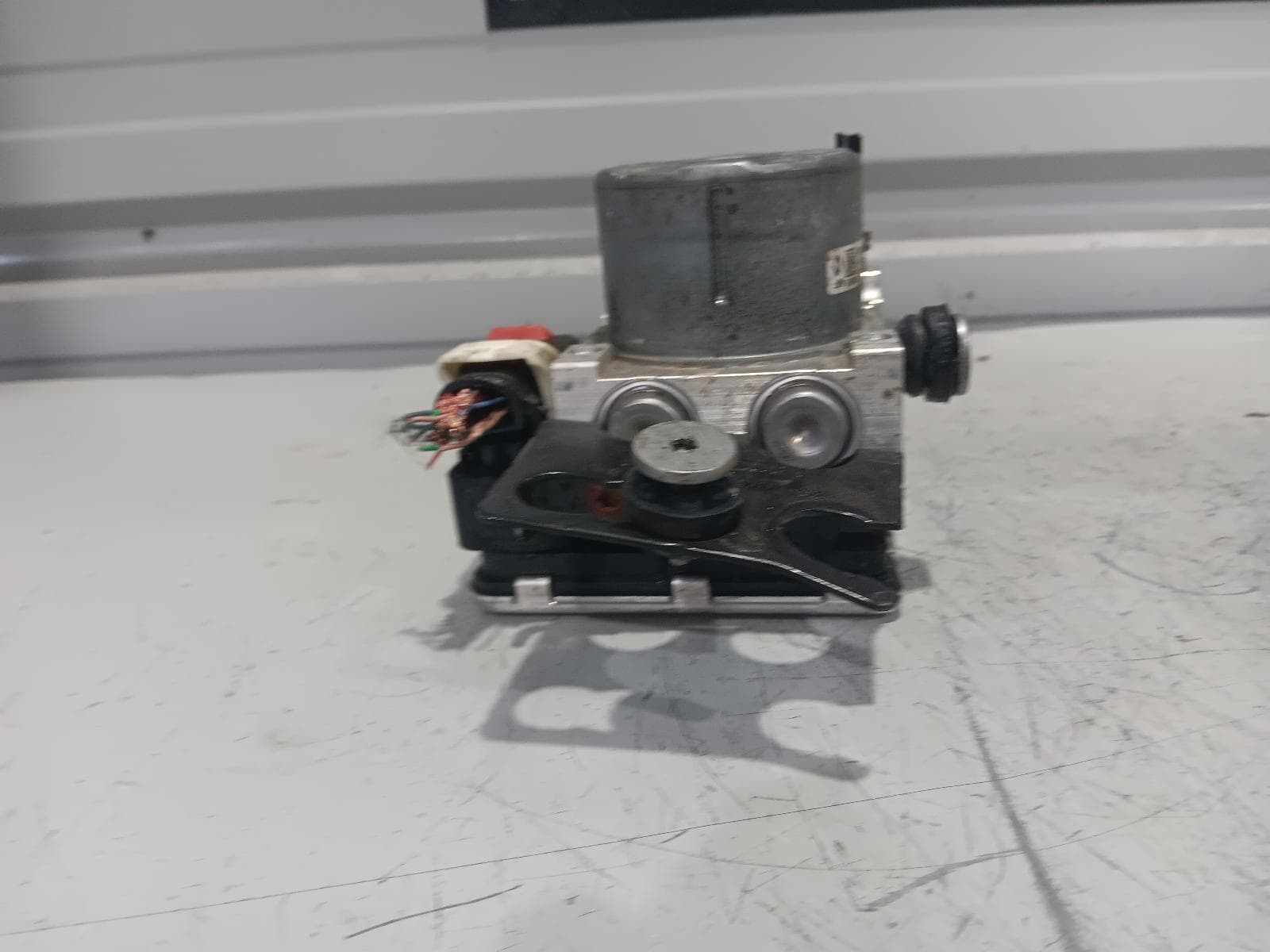 Used auto part listing image: 2023 RENAULT TRAFIC ABS PUMP MODULATOR X82, P/N 476606076R, 01/15- 0000353262