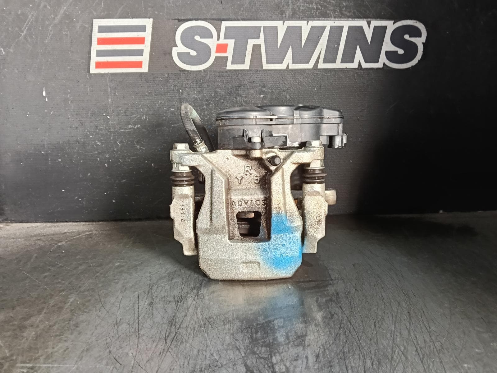 Used auto part listing image: 2017 MITSUBISHI OUTLANDER CALIPER RH REAR, W/ ELECT PARK TYPE, ZK, 01/15-03/18