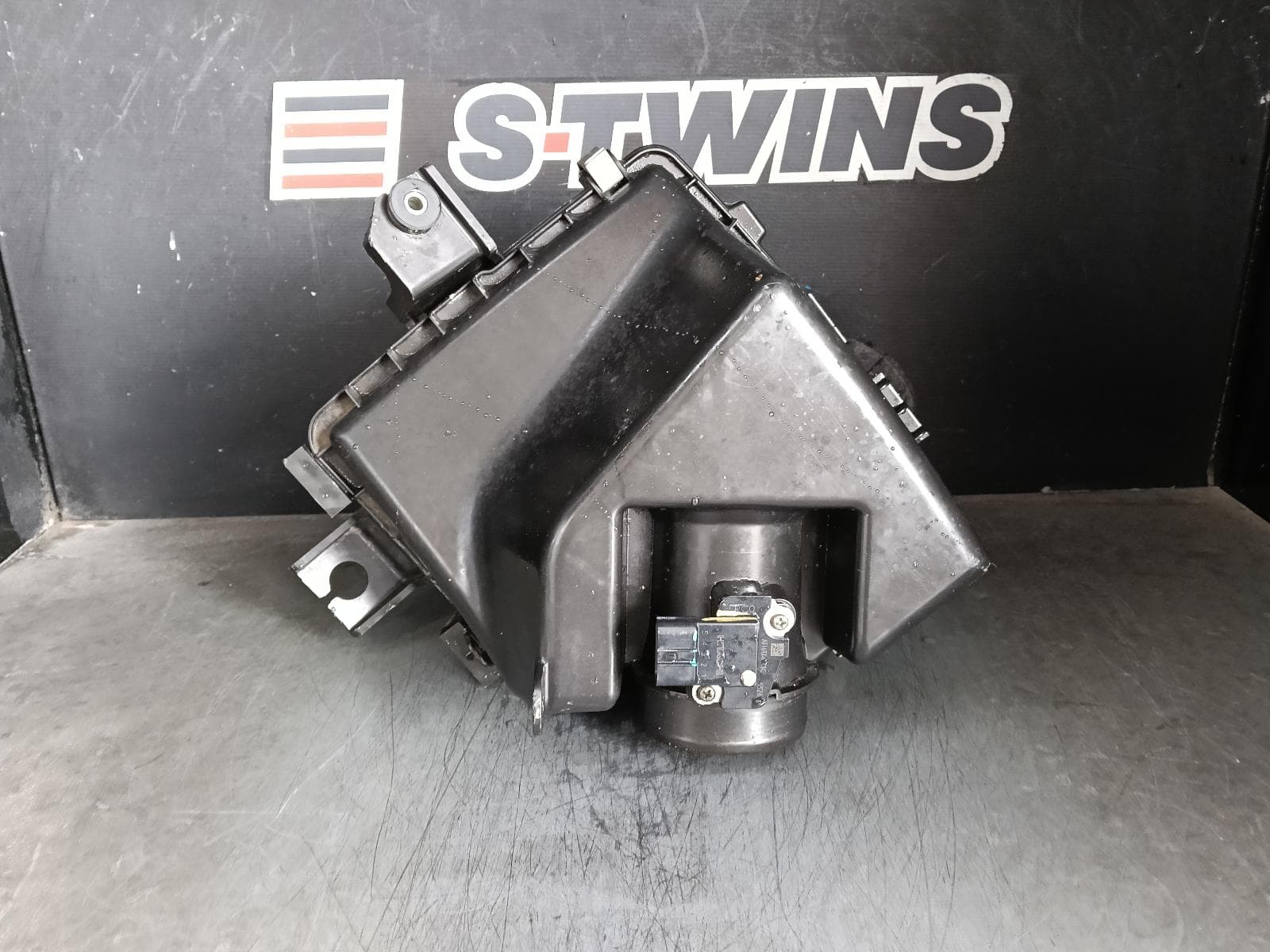 Used auto part listing image: 2015 HONDA HRV AIR CLEANER BOX AIR RESONATOR, 1.8, PETROL, RU, 12/14-10/21