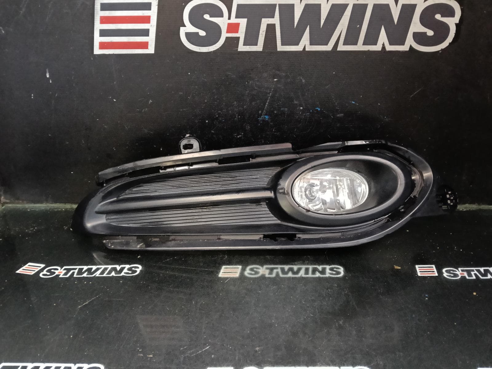 Used auto part listing image: 2015 HONDA HRV RIGHT INDICATOR FOG SIDE BUMPER FOGLAMP, RU, 12/14-06/18
