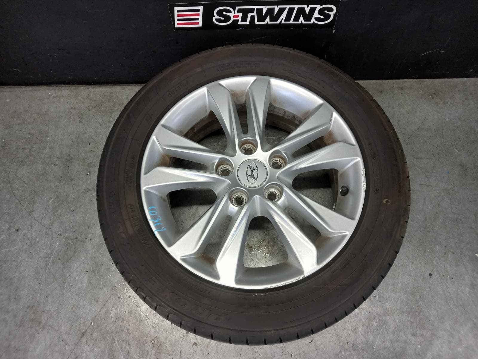 Used auto part listing image: 2014 HYUNDAI I30 WHEEL MAG FACTORY, 16X6.5IN, ACTIVE/ELITE, GD, 03/12-02/17 0000388863