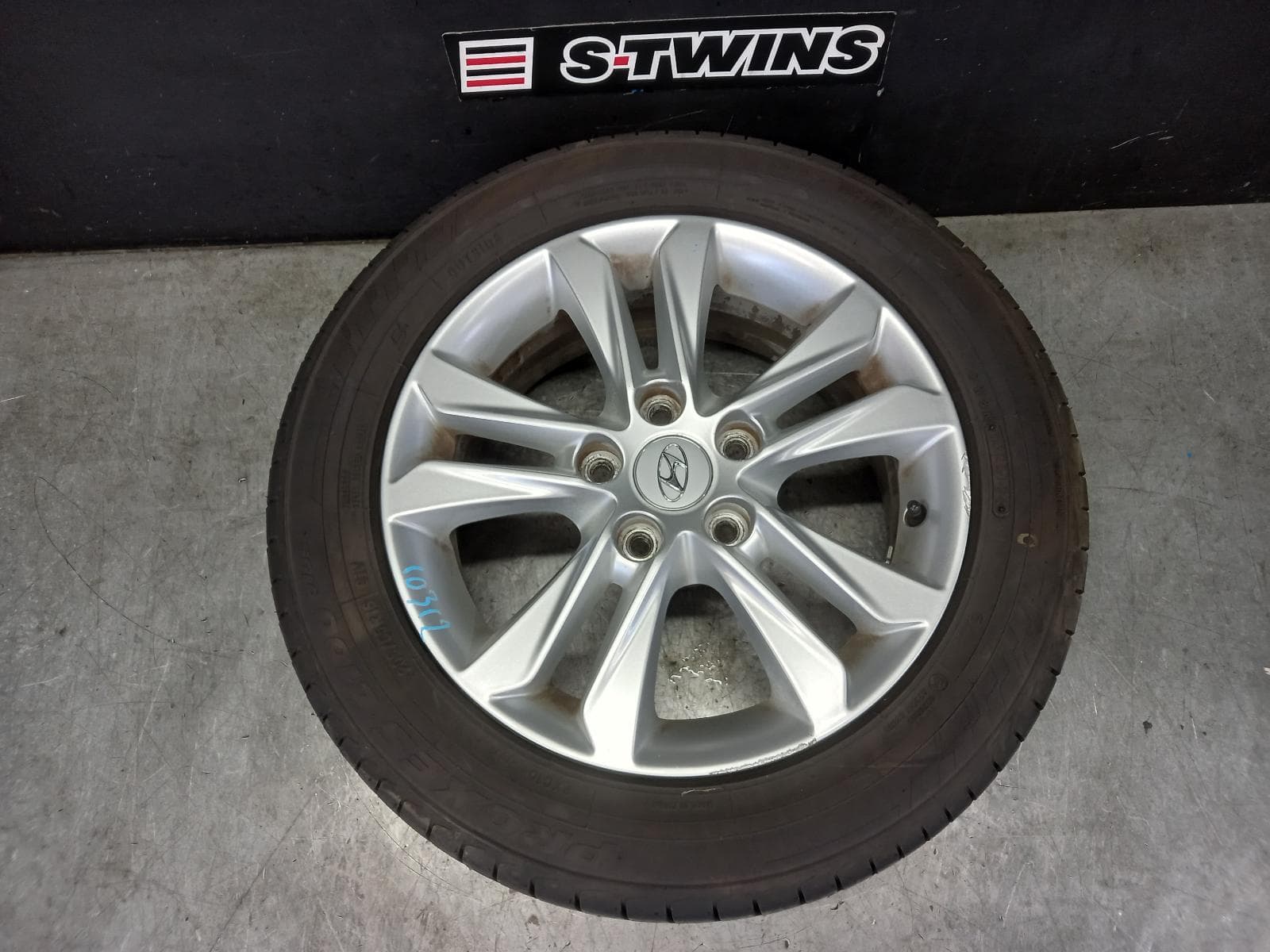 Used auto part listing image: 2014 HYUNDAI I30 WHEEL MAG FACTORY, 16X6.5IN, ACTIVE/ELITE, GD, 03/12-02/17 0000388864