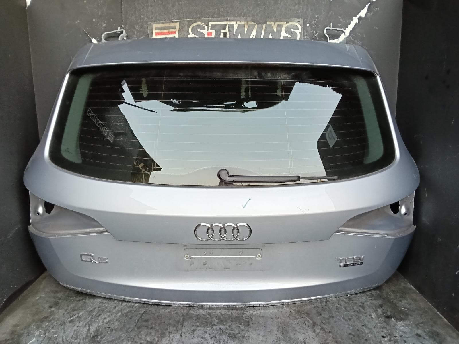 Used auto part listing image: 2016 AUDI Q5 BOOTLID TAILGATE TAILGATE, 8R, 12/08-01/17 0000397513