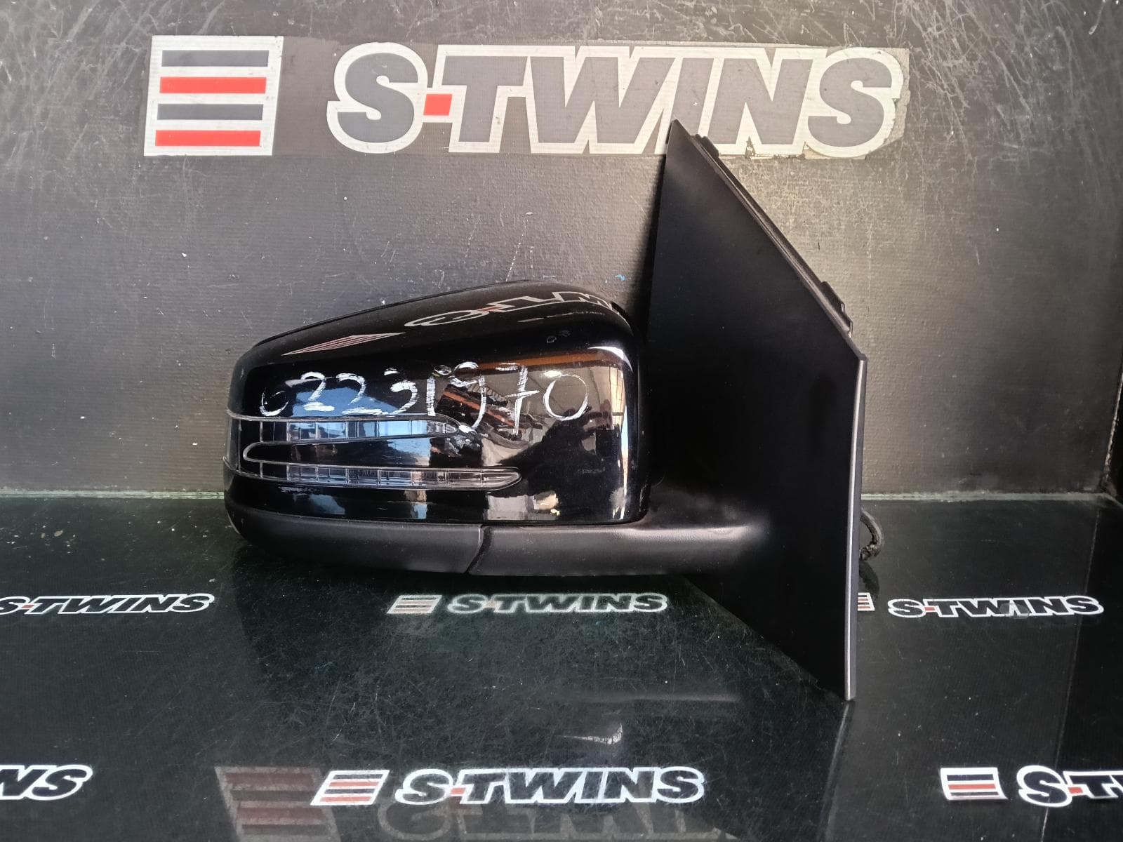 Used auto part listing image: 2016 MERCEDES B CLASS RIGHT DOOR MIRROR W246, COLOUR CODED, POWER FOLD, W/ MEMORY, W/ BLINDSPOT ASSIST TYPE, 11/14-02/19 0000405218