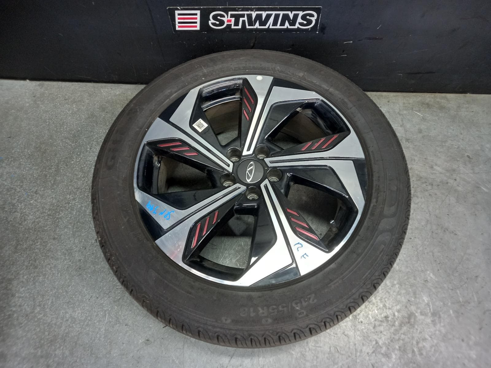 Used auto part listing image: 2024 CHERY TIGGO 4 WHEEL MAG 1ST GEN, FACTORY, 18X7IN, 5 Y SPOKE, 06/24- 0000401232