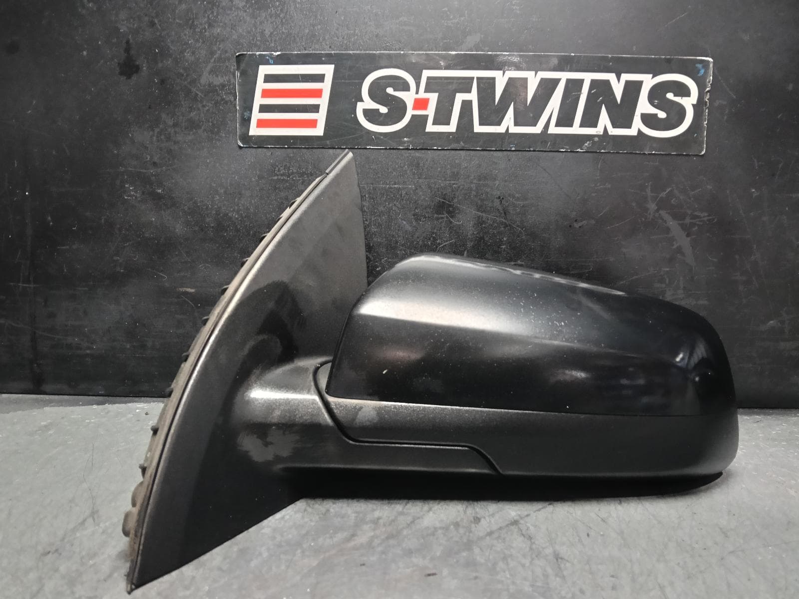 Used auto part listing image: 2010 HOLDEN COMMODORE LEFT DOOR MIRROR VE, NON HEATED & NON PUDDLE LAMP TYPE, 08/06-05/13 0000407076