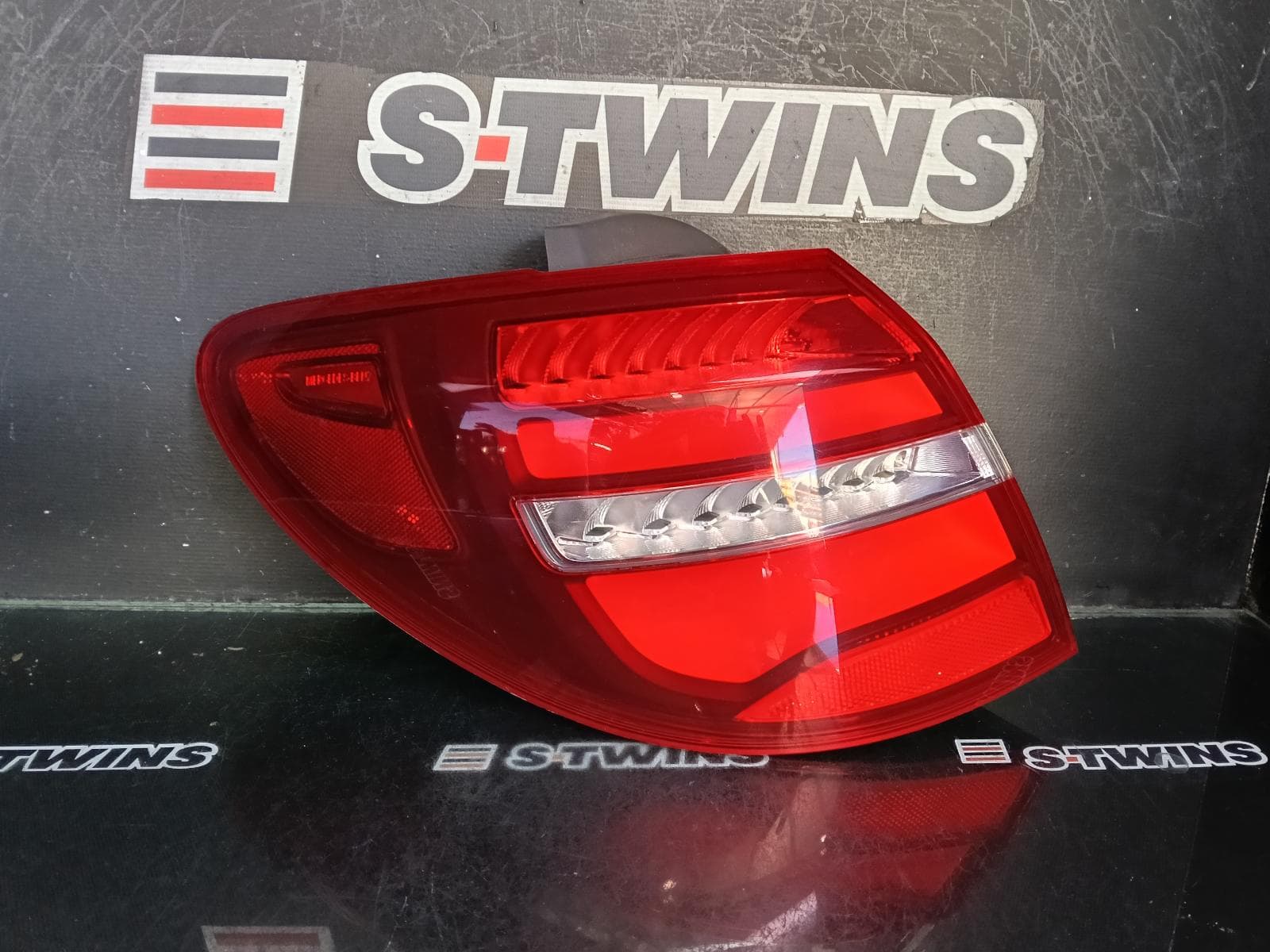 Used auto part listing image: 2016 MERCEDES B CLASS LEFT TAILLIGHT W246, FULL LED TYPE, 11/14-02/19 0000405224