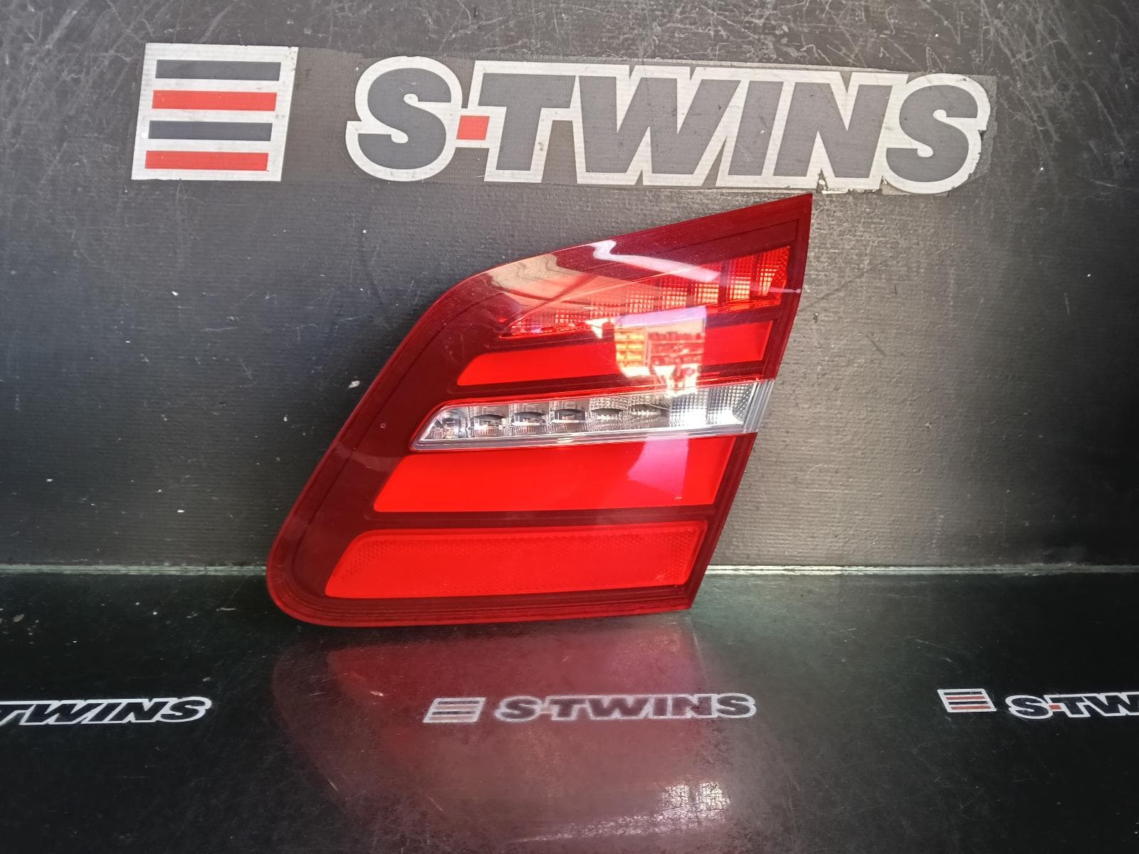 Used auto part listing image: 2016 MERCEDES B CLASS REAR GARNISH TAILGATE LAMP (RH SIDE), W246, FULL LED TYPE, 11/14-02/19 0000405226