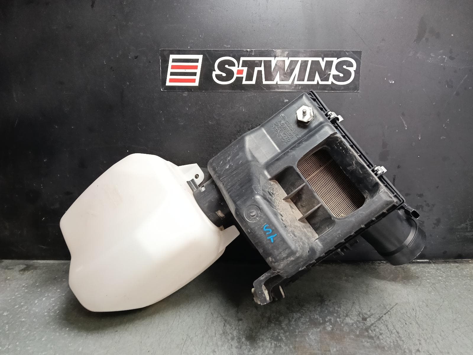Used auto part listing image: 2018 SUBARU XV AIR CLEANER BOX G5X, AIR CLEANER, PETROL, 2.0, FB20, AUTO T/M, 03/17-06/23