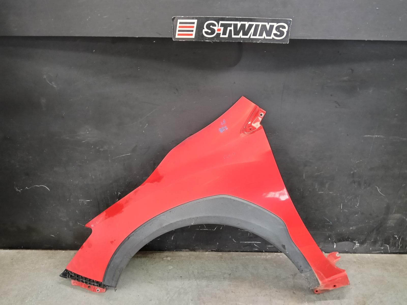 Used auto part listing image: 2018 SUBARU XV LEFT GUARD G5X, NON FLASHER TYPE, 03/17-06/23