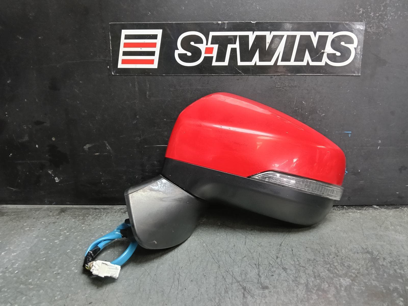 Used auto part listing image: 2018 SUBARU XV LEFT DOOR MIRROR G5X, W/ POWER FOLD, INDICATOR, NON HEATED, NON BLIND SPOT, NON CAMERA TYPE, COLOUR CODED, 03/17-06/23