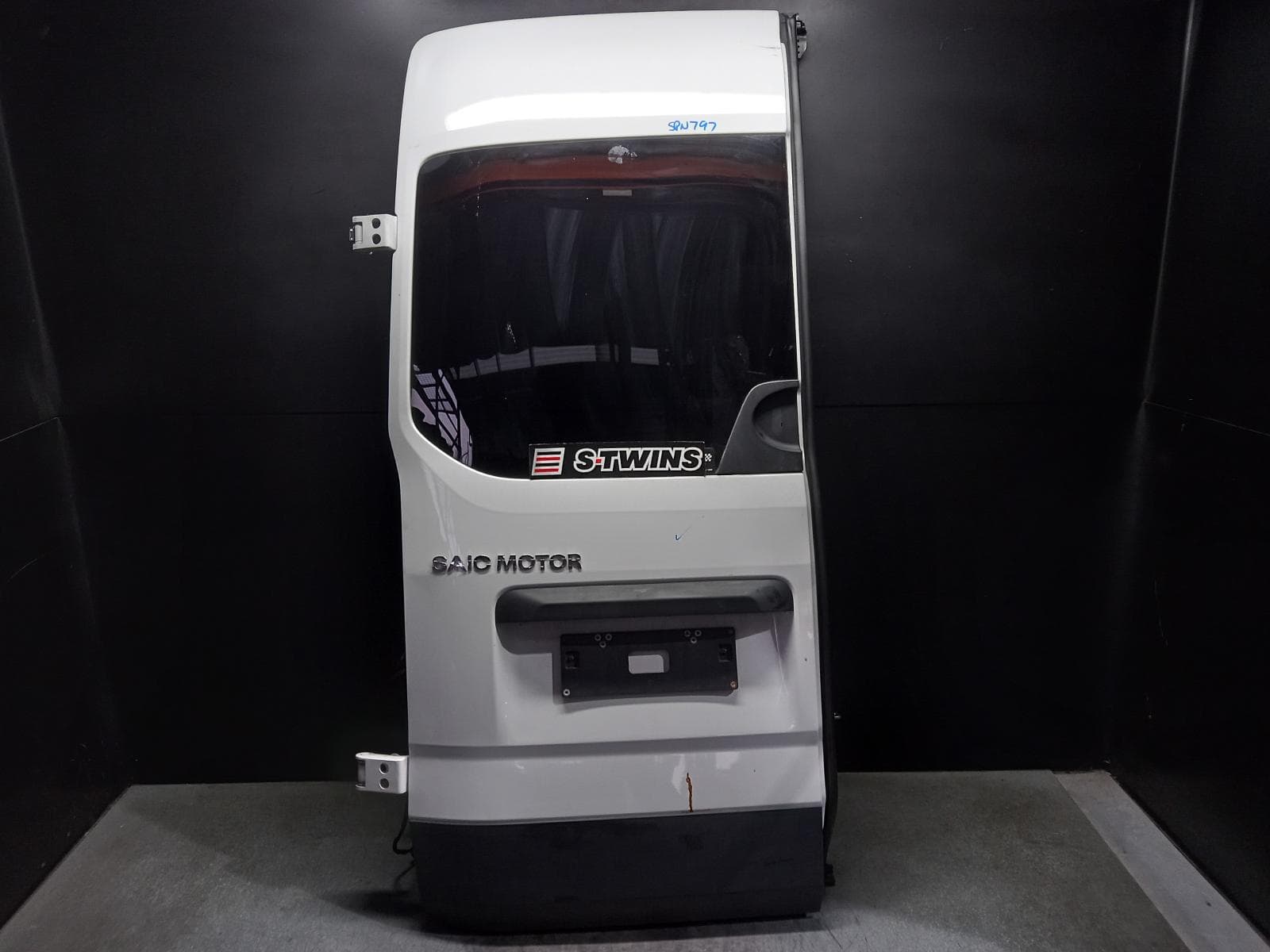 Used auto part listing image: 2023 LDV DELIVER 9 BOOTLID TAILGATE BARN DOOR (LH SIDE), MID ROOF, 07/20- 0000399336