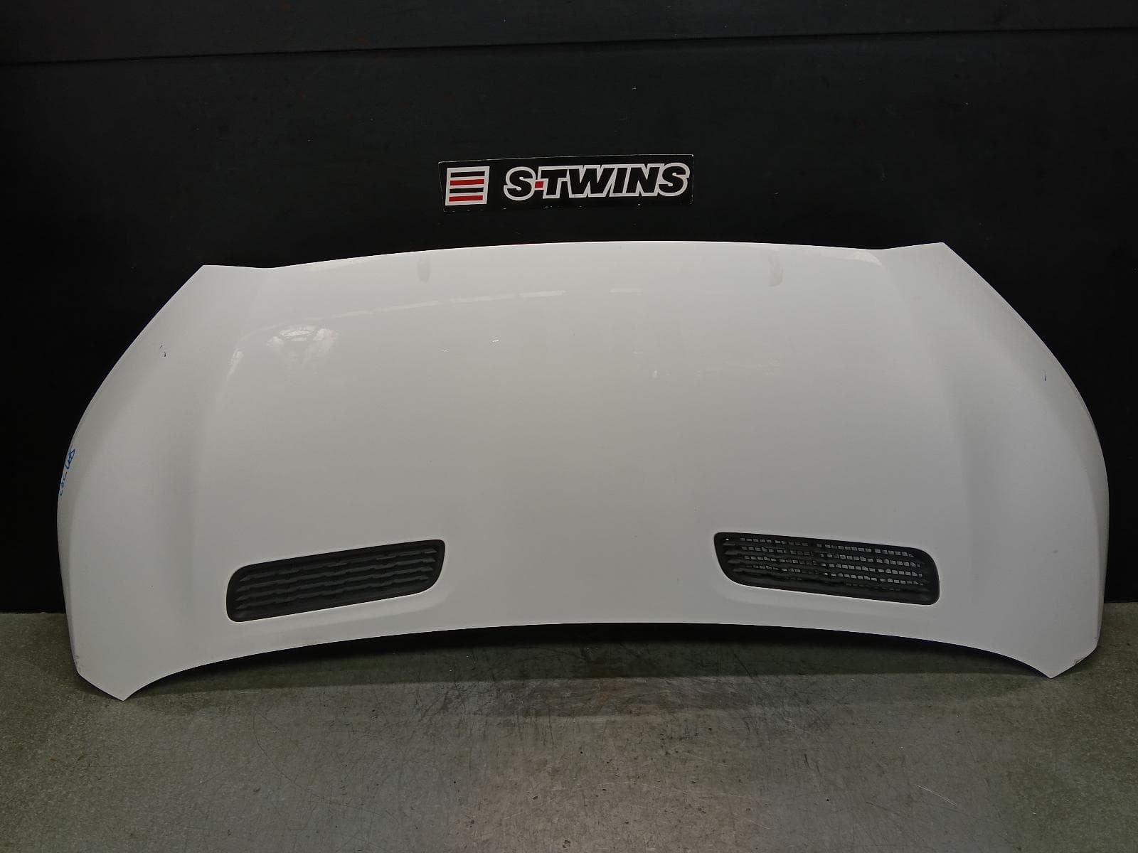 Used auto part listing image: 2023 LDV DELIVER 9 BONNET 07/20- 0000399349