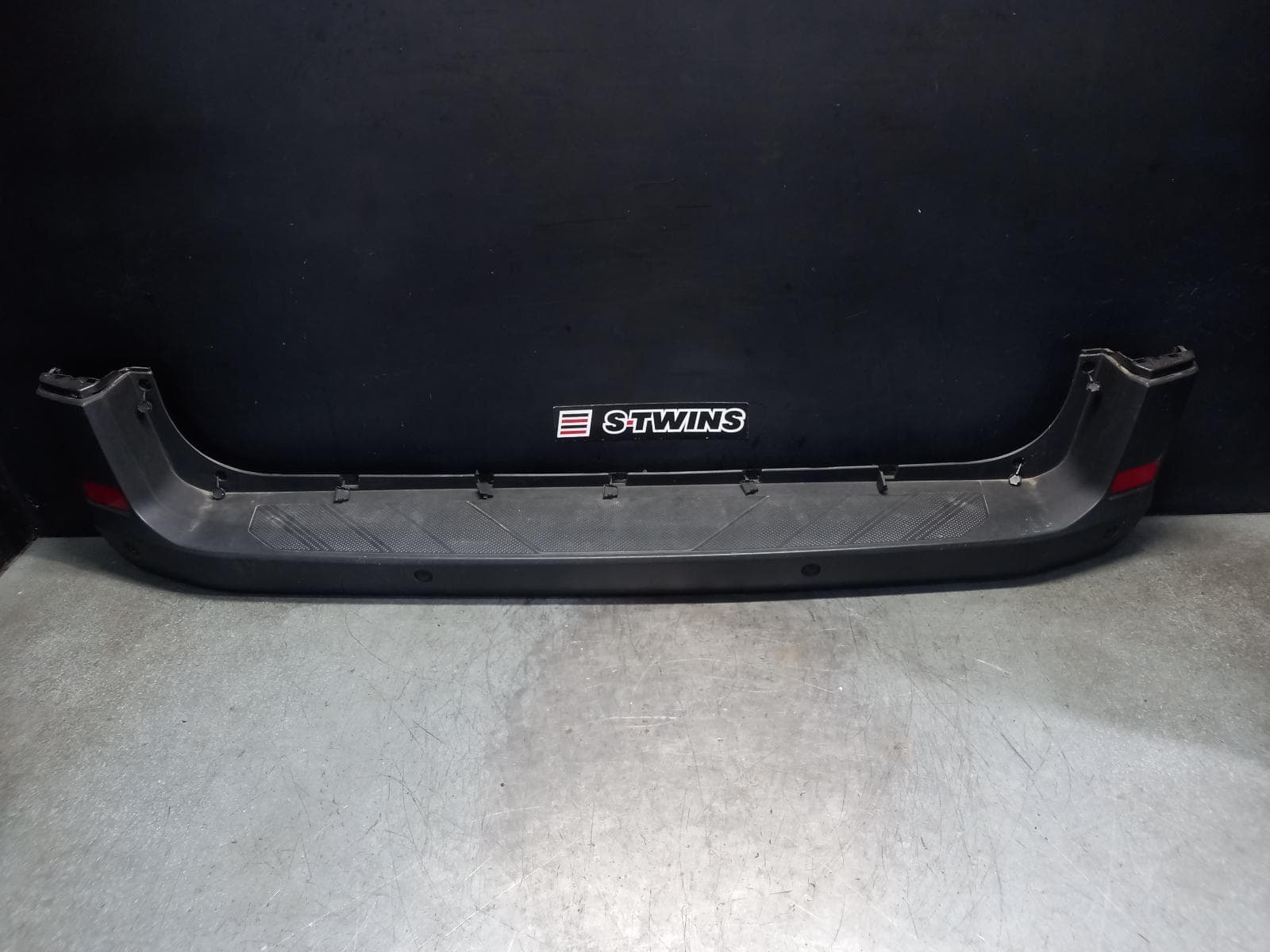 Used auto part listing image: 2023 LDV DELIVER 9 REAR BUMPER BUMPER BAR, 07/20- 0000399358