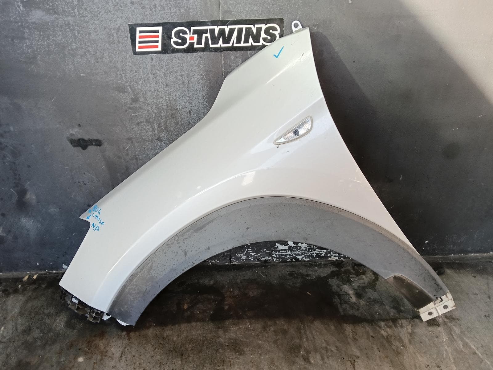 Used auto part listing image: 2017 HYUNDAI TUCSON LEFT GUARD TL, W/ INDICATOR TYPE, 06/15-06/18 (AUS ONLY) 0000398176