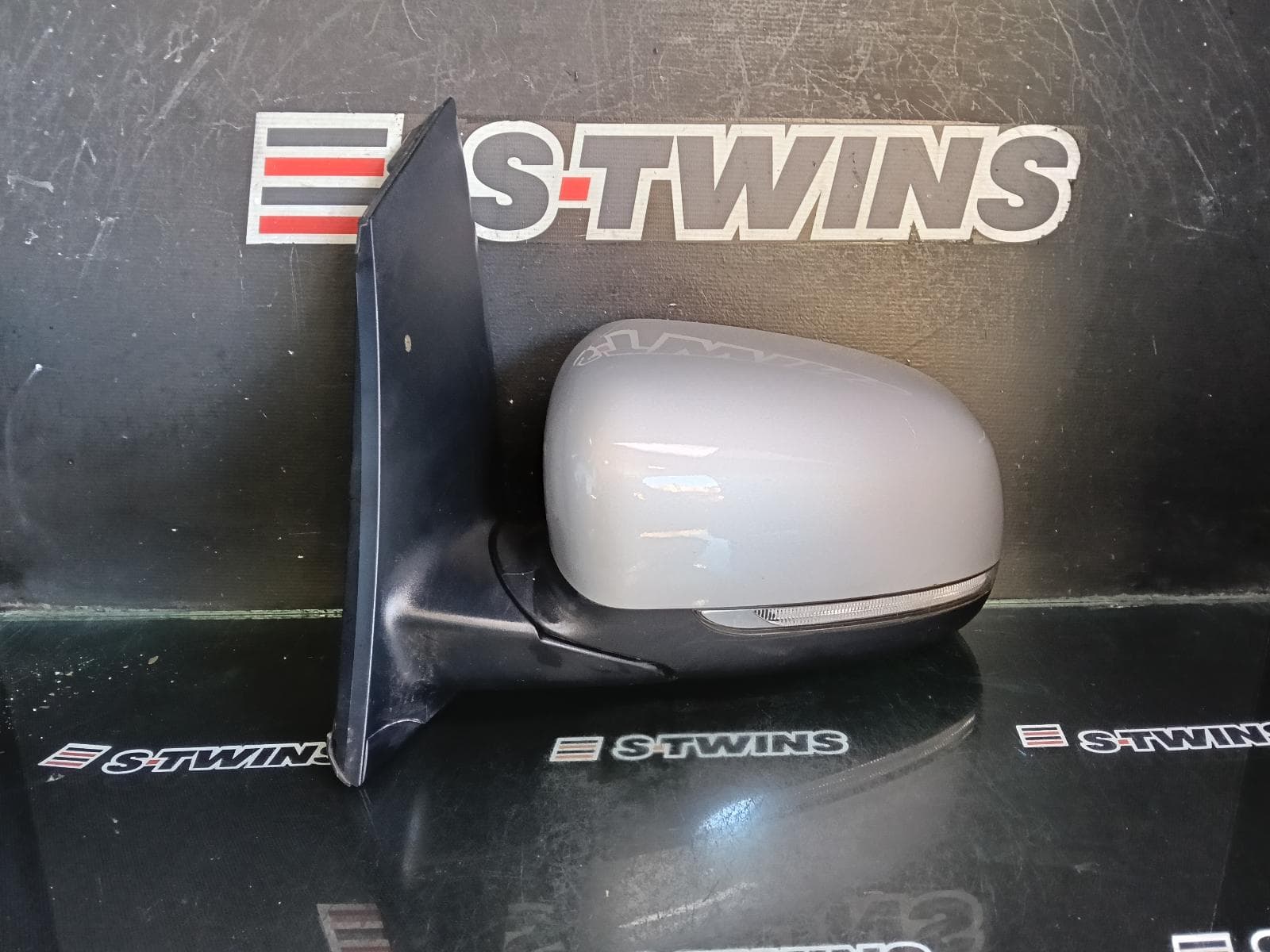 Used auto part listing image: 2018 KIA CARNIVAL/GRAND CARNIVAL LEFT DOOR MIRROR YP, MANUAL FOLD TYPE, 12/14-10/20 0000398093
