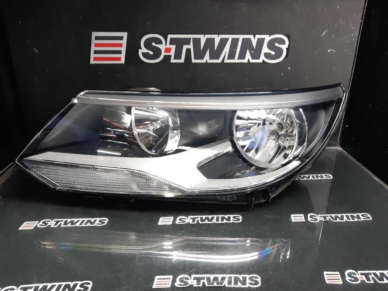 Used auto part listing image: 2014 VOLKSWAGEN TIGUAN LEFT HEADLAMP 5N, HALOGEN TYPE, 07/11-08/16 0000397838