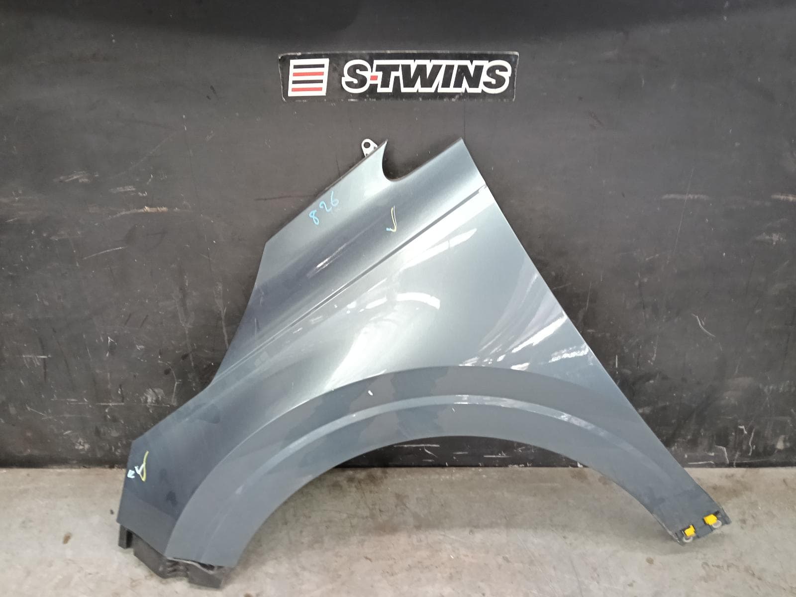 Used auto part listing image: 2022 KIA CARNIVAL/GRAND CARNIVAL LEFT GUARD KA4, 10/20