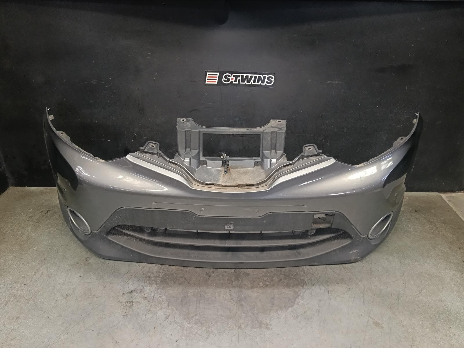 Used auto part listing image: 2017 NISSAN QASHQAI FRONT BUMPER J11, Ti/TL, W/ PARK SENSOR TYPE, 12/13-06/17 0000416589