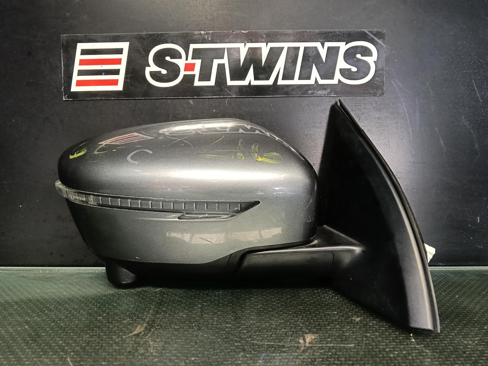 Used auto part listing image: 2017 NISSAN QASHQAI RIGHT DOOR MIRROR J11, Ti/TL, POWER FOLD, W/ CAMERA TYPE, 12/13-06/17 0000416630