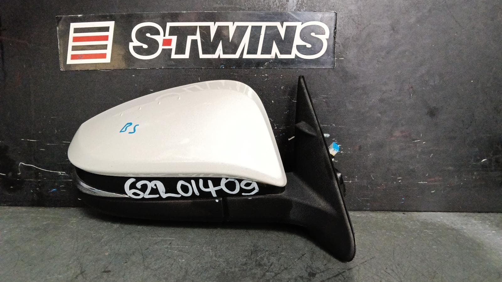 Used auto part listing image: 2019 TOYOTA KLUGER RIGHT DOOR MIRROR GSU50/GSU55, GXL, NON HEATED, NON MEMORY FUNCTION, W/ BLIND SPOT TYPE, 11/16-02/21 0000402008