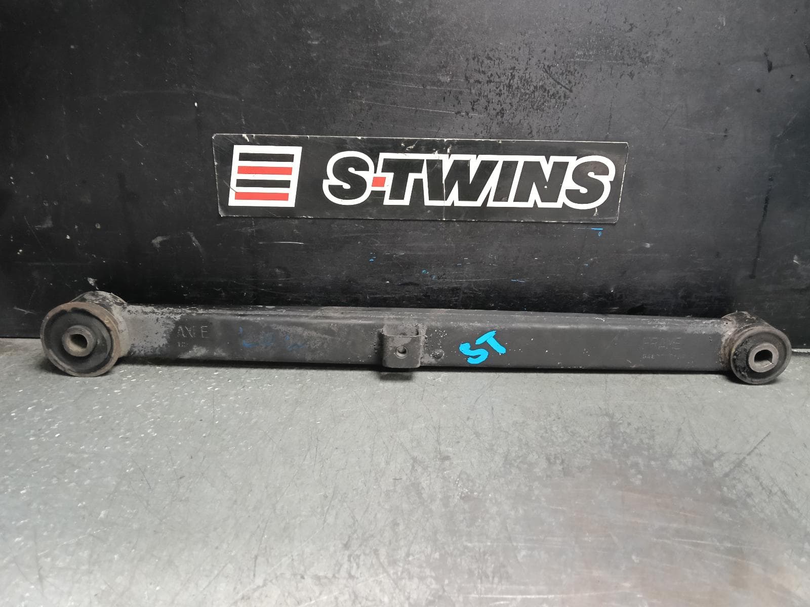 Used auto part listing image: 2021 RAM 1500 RIGHT REAR TRAILING ARM DS/DT, LOWER CONTROL ARM, 11/17- 0000424132