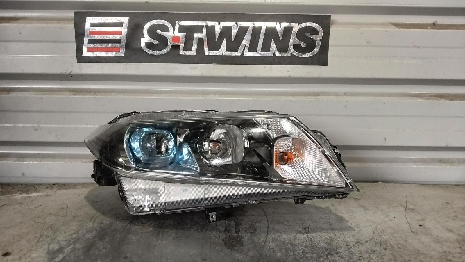 Used auto part listing image: 2024 SUZUKI VITARA RIGHT HEADLAMP VITARA, LY (VIN TSM), W/ LED TYPE, BLUE SURROUND TYPE, 06/15-09/25 0000426651