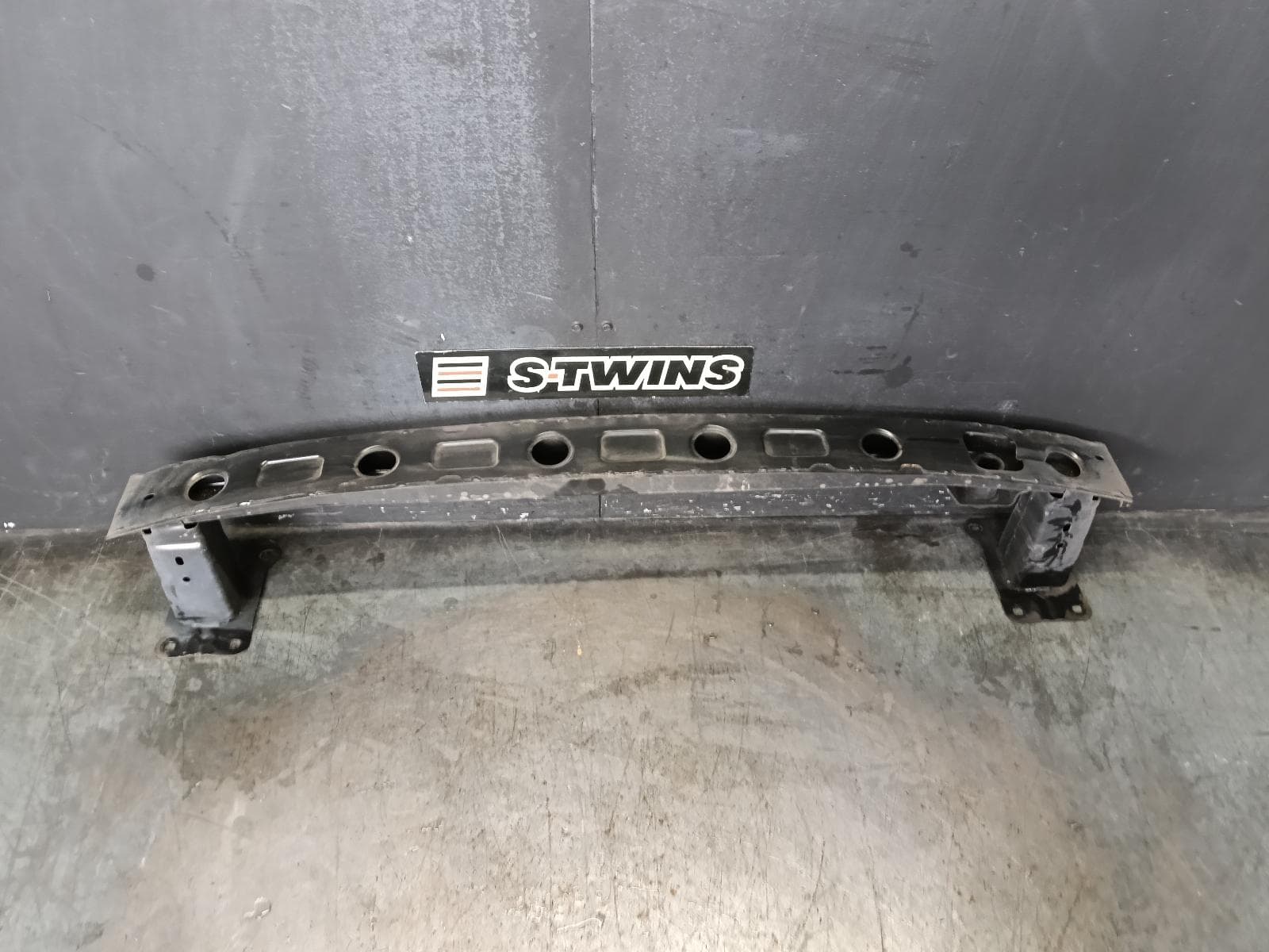 Used auto part listing image: 2015 AUDI A3 R BAR BRACKET REINFO REINFORCEMENT, 8V, A3/S3/RS3, HATCH, 03/13-10/20 0000426516