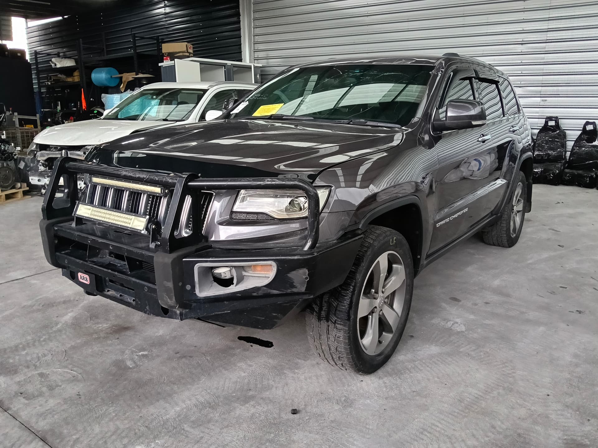 Used auto part listing image: 2016 JEEP GRANDCHEROKEE HATCH STRUT TAILGATE STRUT (PAIR), W/ POWER TAILGATE TYPE, WK, 04/13-02/22