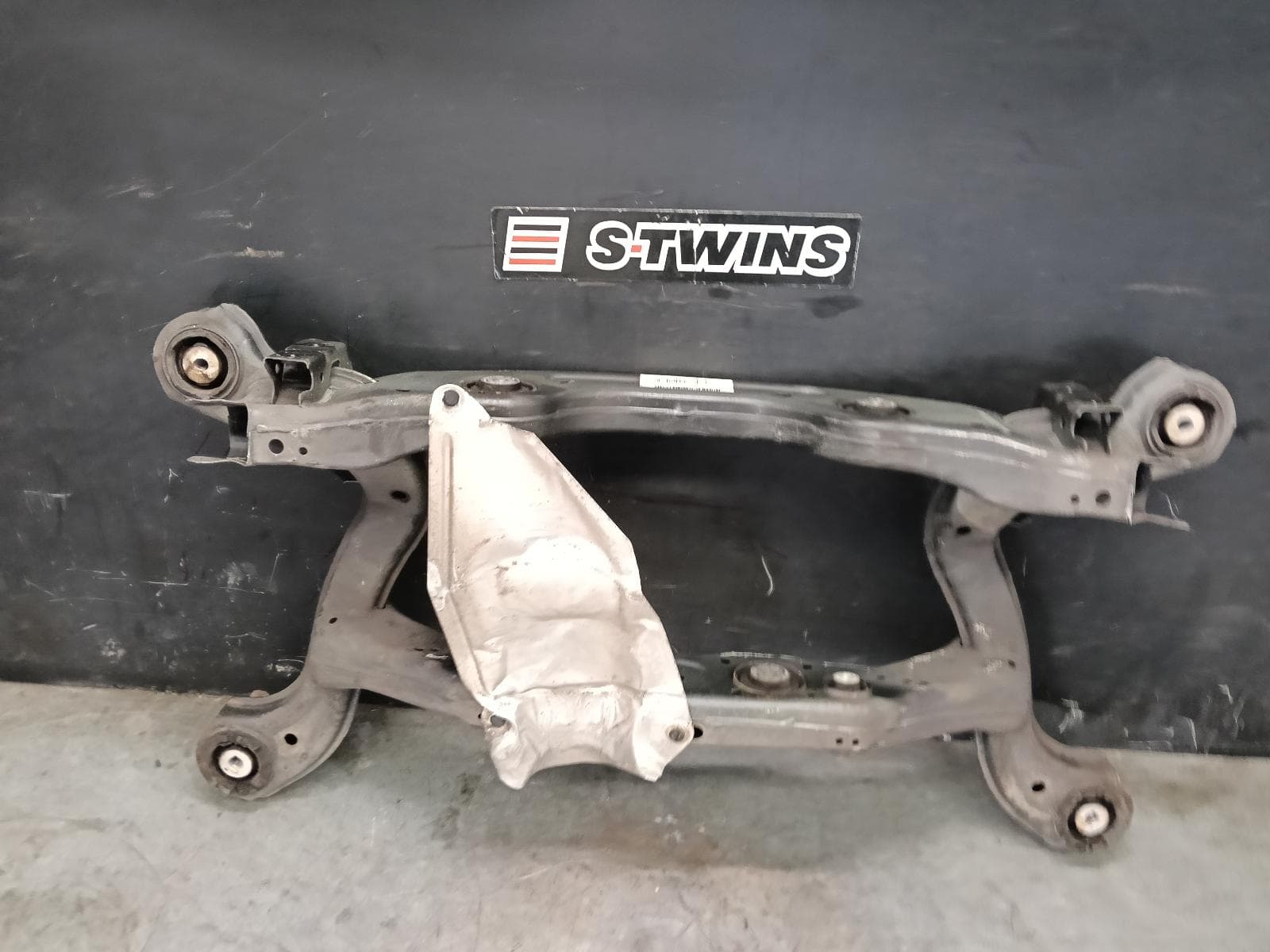 Used auto part listing image: 2017 MERCEDES CLA CLASS R BEAM CRADLE XMEMBR CROSSMEMBER, AWD, NON AMG, C117/X117, 09/13-01/19