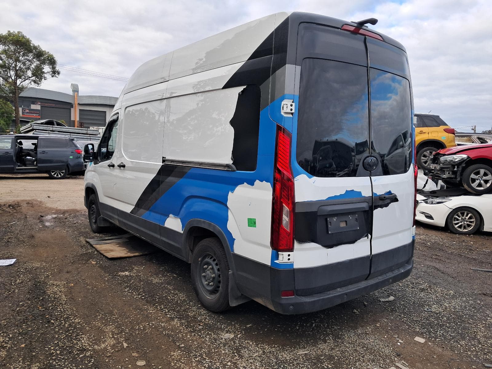 2023 LDV DELIVER 9 4