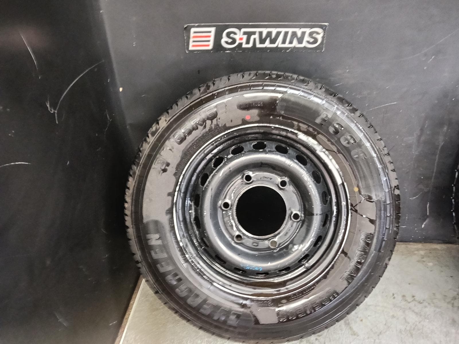 Used auto part listing image: 2023 LDV DELIVER 9 WHEEL STANDARD STEEL FACTORY, 16X6.5IN, W/ BLACK WHEEL COVER, 07/20