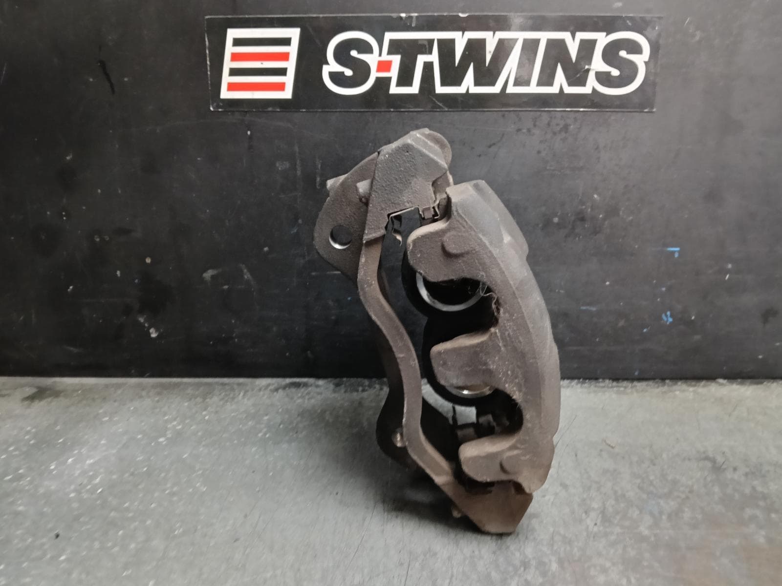 Used auto part listing image: 2023 LDV DELIVER 9 CALIPER RH FRONT, 07/20