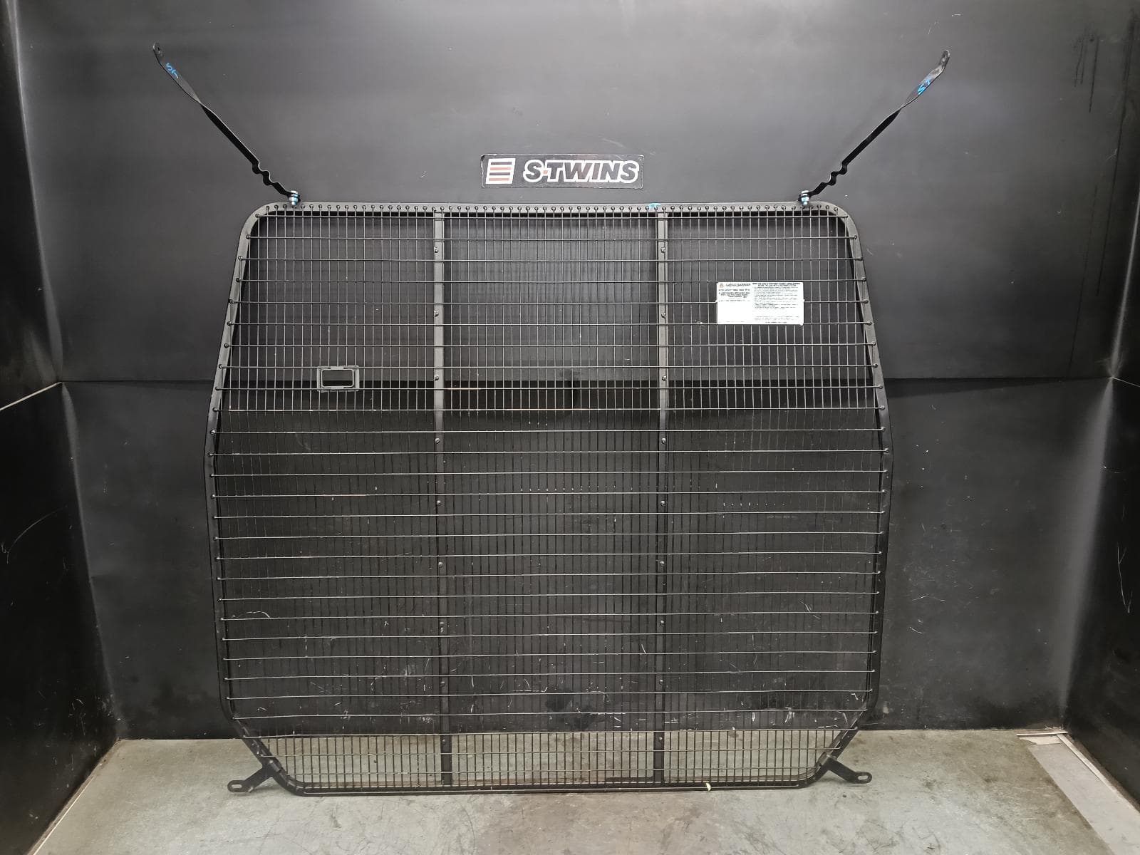 Used auto part listing image: 2023 LDV DELIVER 9 CARGO BARRIER HIGH ROOF TYPE, 07/20