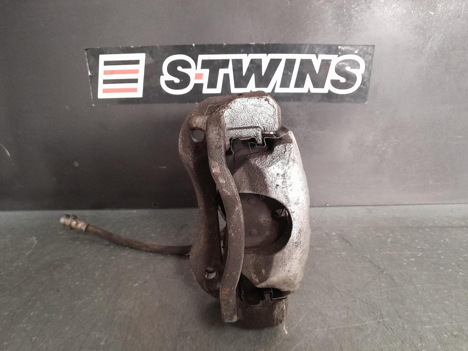 Used auto part listing image: 2023 LDV DELIVER 9 CALIPER RH REAR, SINGLE WHEEL, NON ELECTRIC PARK TYPE, 07/20- 0000324805