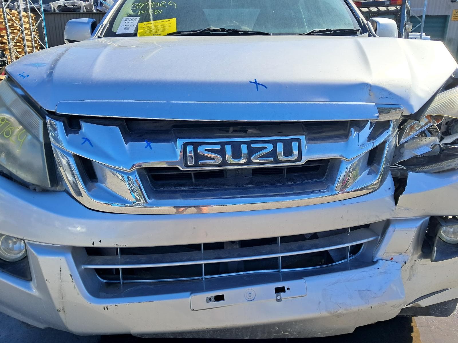 2013 ISUZU DMAX 9