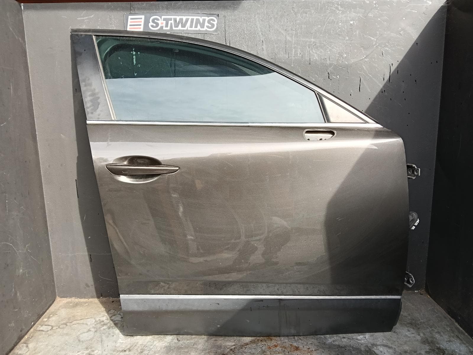 Used auto part listing image: 2020 MAZDA CX30 RIGHT FRONT DOOR DM, 10/19