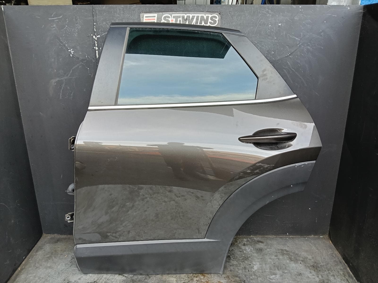 Used auto part listing image: 2020 MAZDA CX30 LEFT REAR DOOR SLIDING DM, 10/19