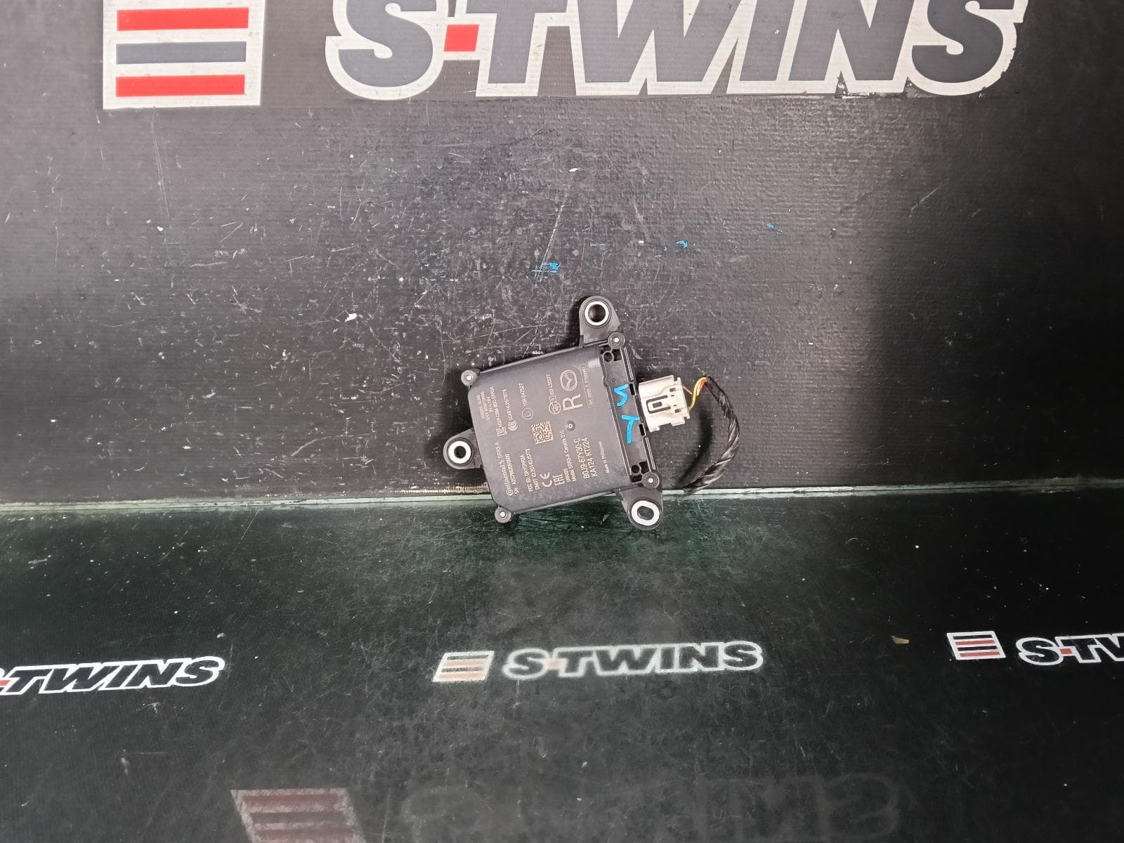 Used auto part listing image: 2020 MAZDA CX30 REVERSE CAMERA BLIND SPOT MONITOR SENSOR (LH REAR BEHIND BUMPER), DM, 10/19