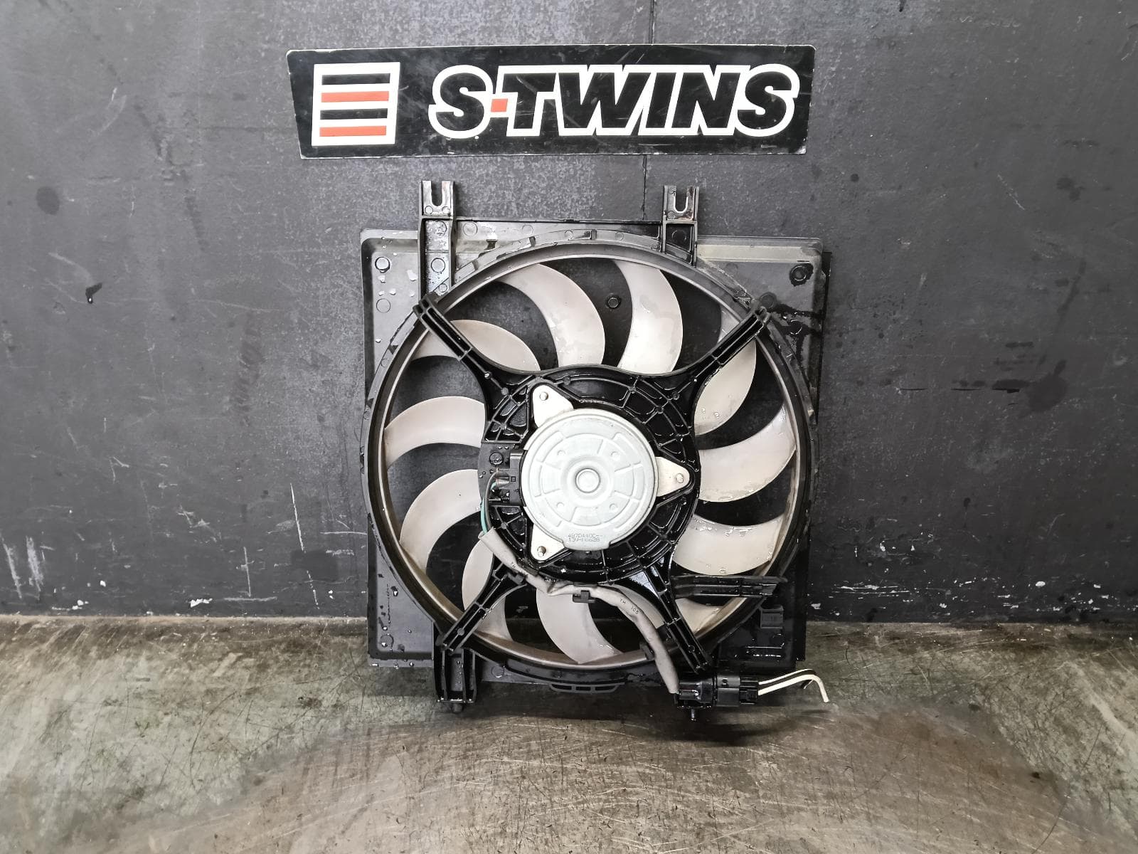 Used auto part listing image: 2016 SUBARU LEVORG FAN AC FAN (RH SIDE), V1, 05/16-12/20