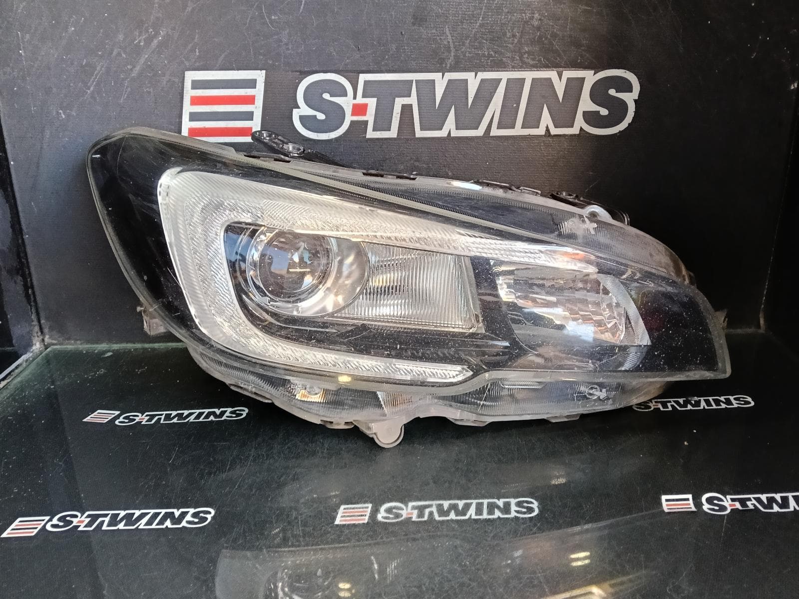 Used auto part listing image: 2016 SUBARU LEVORG RIGHT HEADLAMP V1, GT-S, BLACK INSERT TYPE, 05/16-05/17