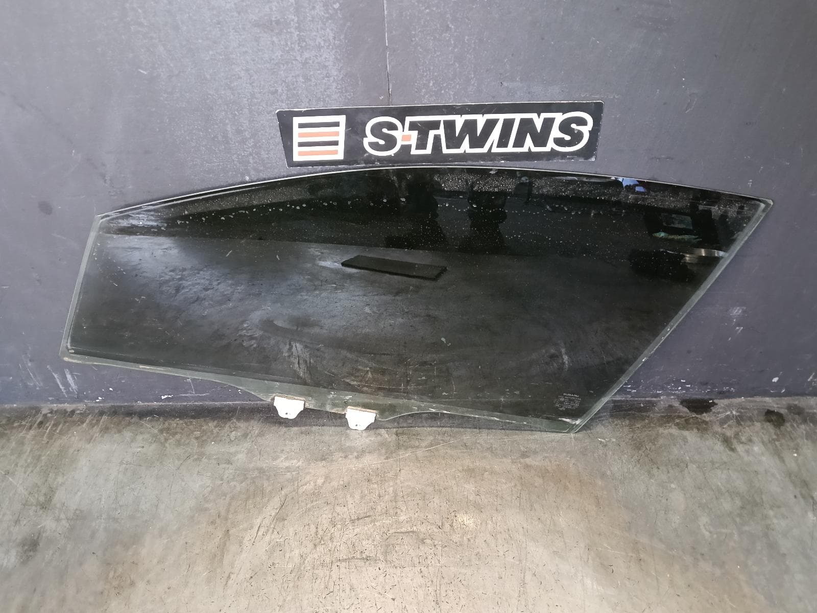 Used auto part listing image: 2016 SUBARU LEVORG LEFT FRONT DOOR WINDOW V1, 05/16-12/20
