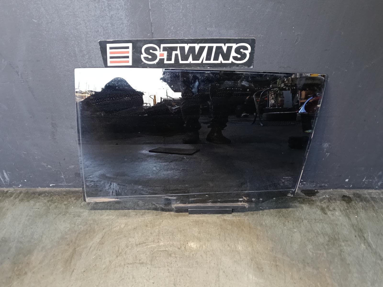 Used auto part listing image: 2016 SUBARU LEVORG LEFT REAR DOOR WINDOW V1, 05/16-12/20