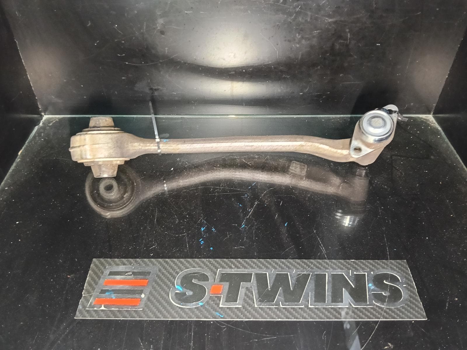 Used auto part listing image: 2020 BMW X3 LEFT FRONT LOWER CONTROL ARM FRONT (CURVED), G01, 08/17-08/24 0000391026