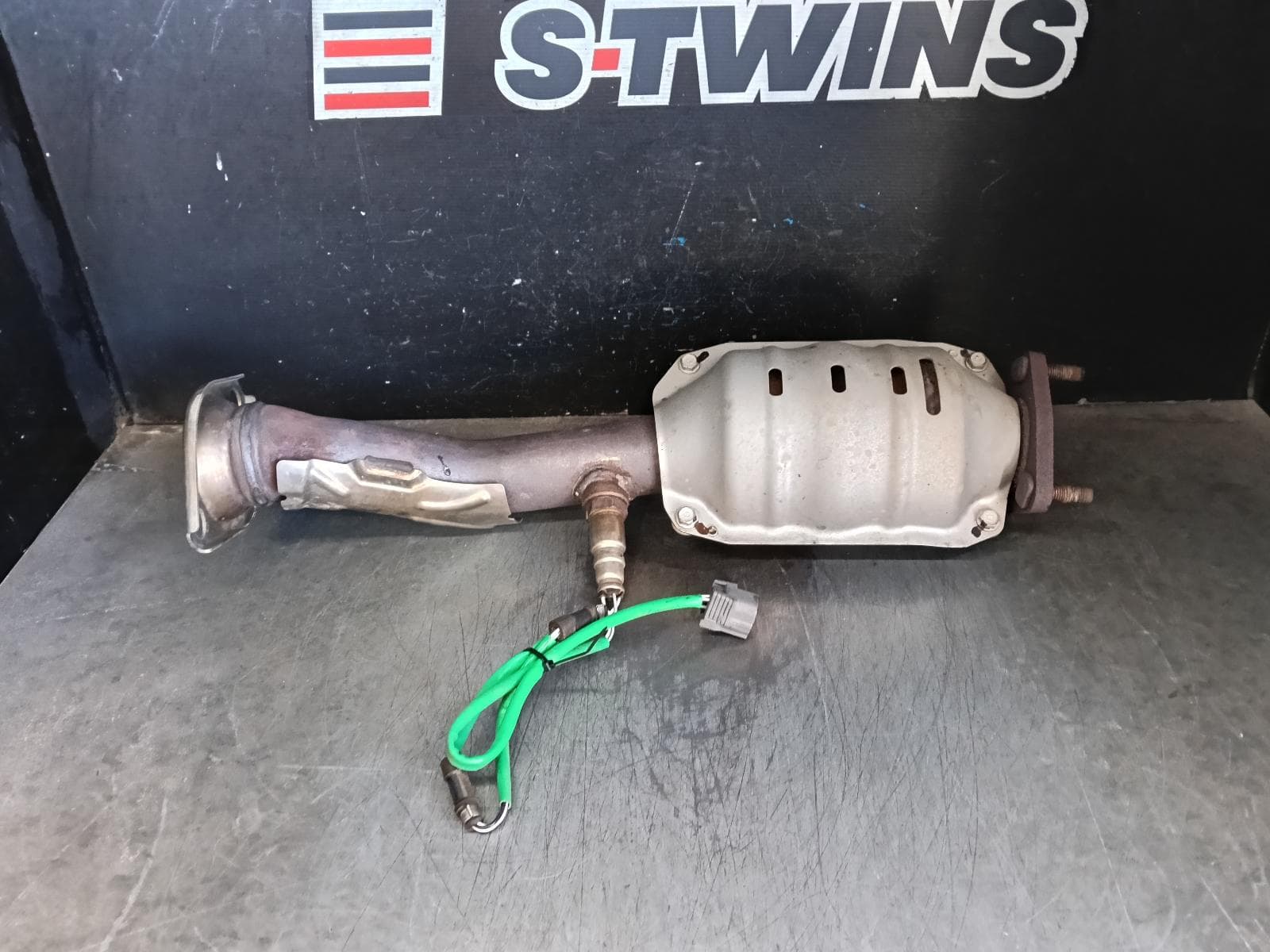 Used auto part listing image: 2017 HONDA JAZZ CATALYTIC CONVERTER UNDER CAR-CAT TYPE, 1.5, PETROL, GF/GK, 07/14-12/20