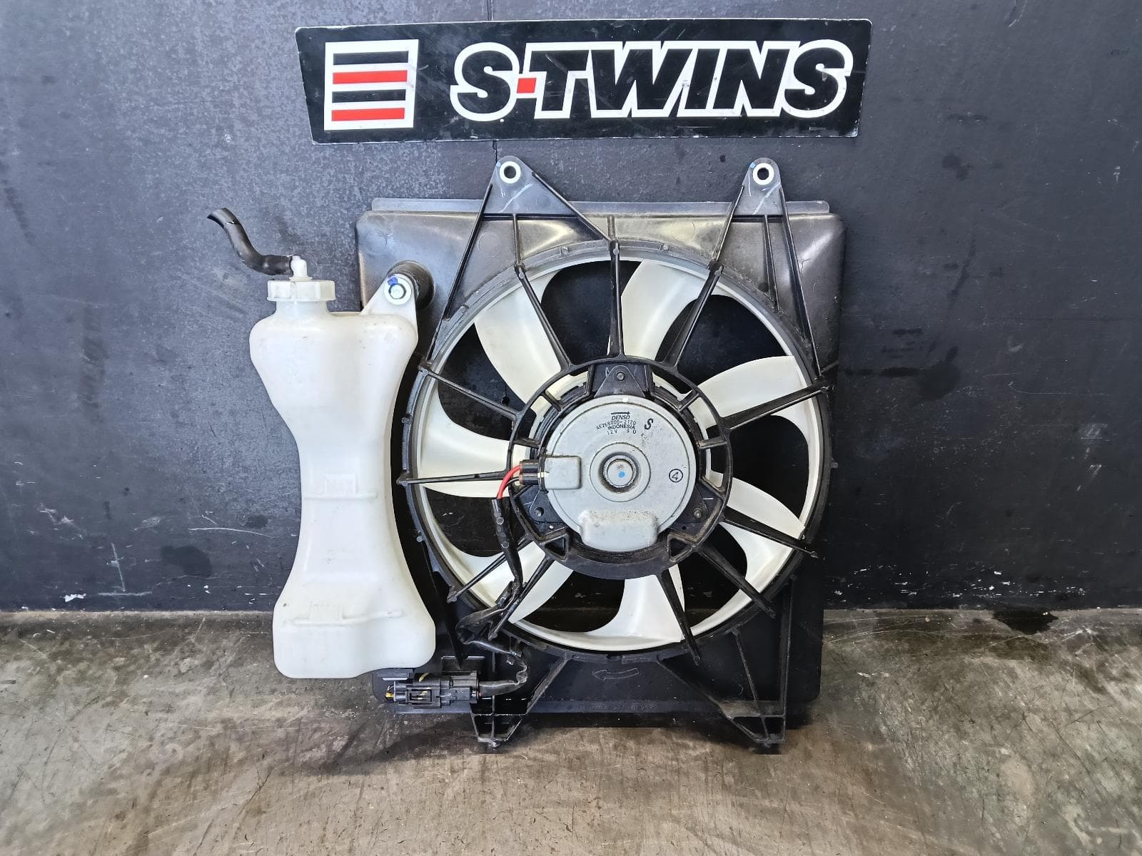 Used auto part listing image: 2017 HONDA JAZZ FAN RADIATOR FAN (LH SIDE), GK/GF, 07/14-12/20