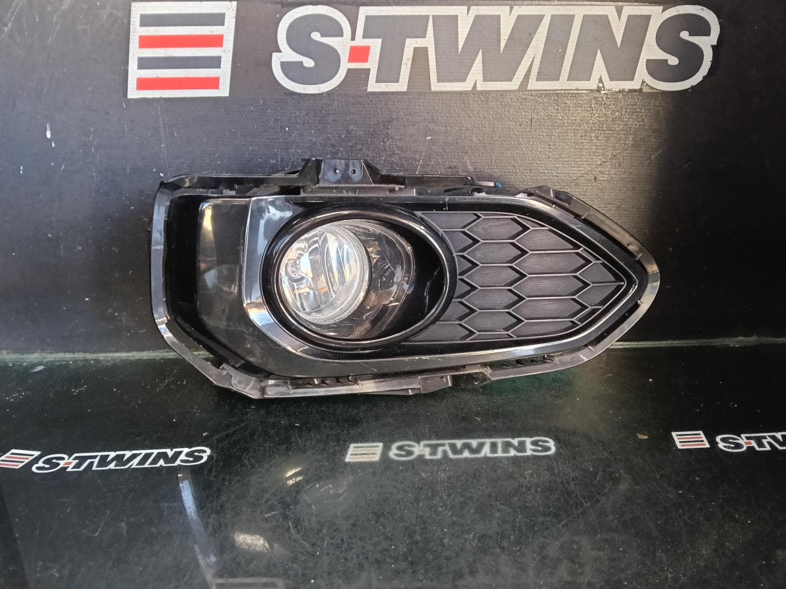 Used auto part listing image: 2017 HONDA JAZZ RIGHT INDICATOR FOG SIDE BUMPER FOGLAMP, GK/GF, 07/14-12/20