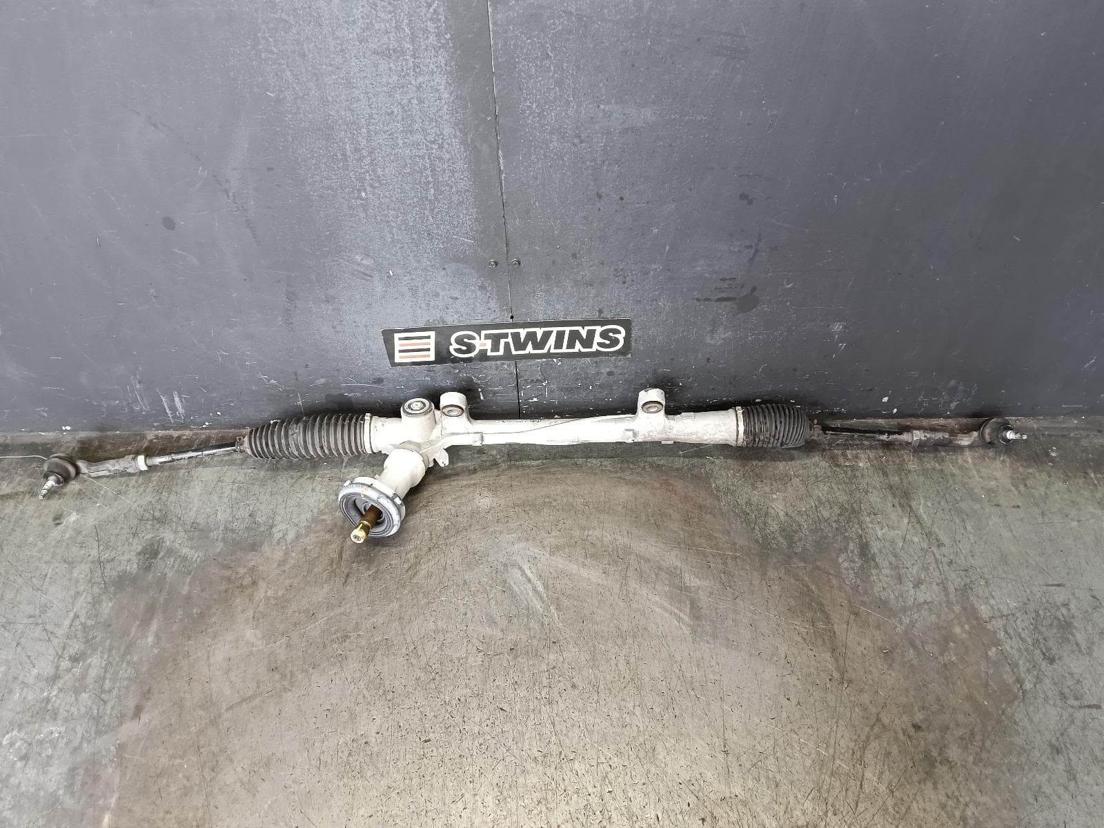 Used auto part listing image: 2022 HYUNDAI I30 STEERING BOX RACK PD, HATCH (S. KOREA VIN KMHH), HYDRAULIC TYPE, 03/17-12/23