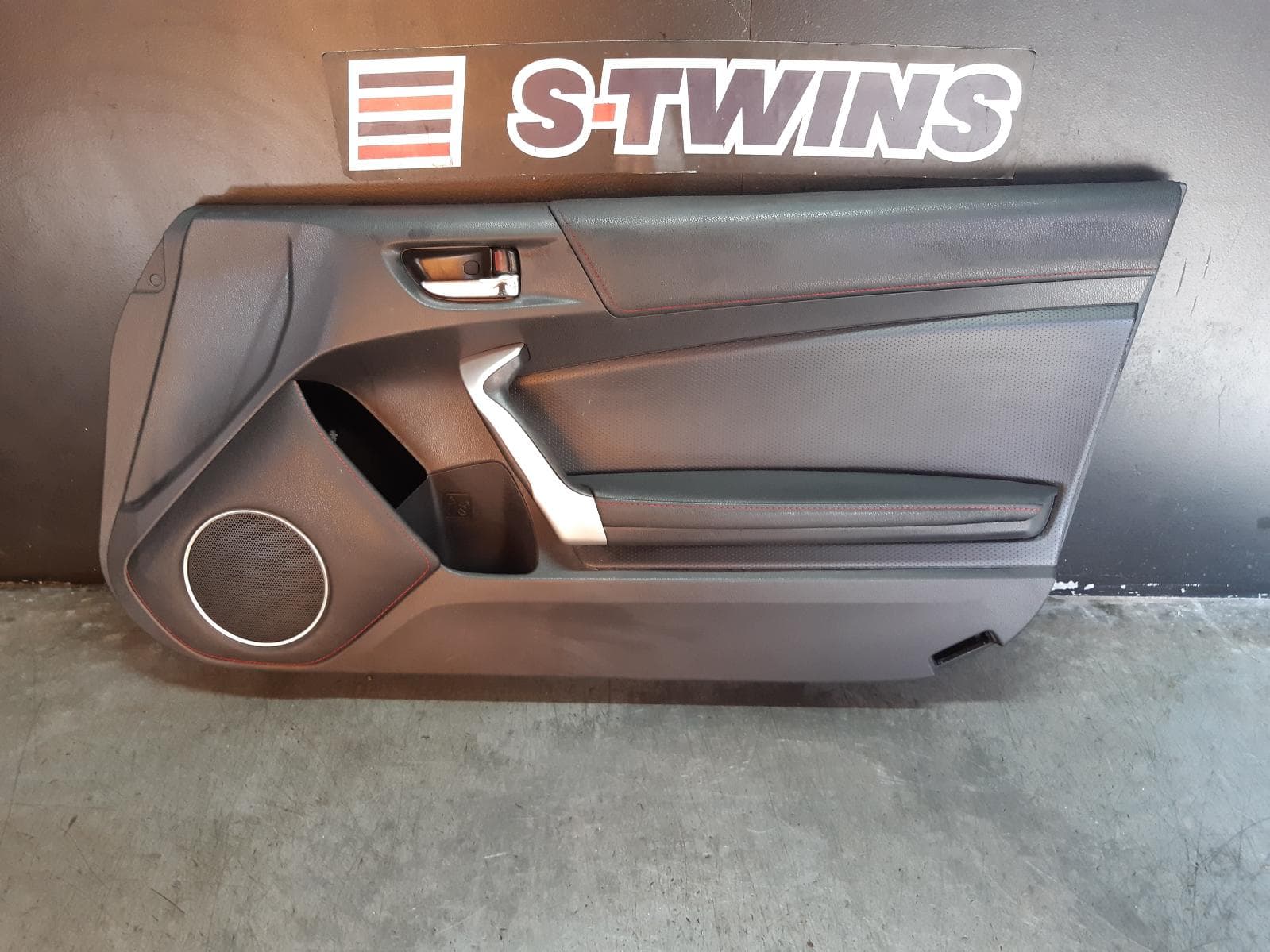 Used auto part listing image: 2016 TOYOTA 86 DOOR TRIM RH FRONT, ZN6, PARTIAL LEATHER, GTS, 04/12- 0000153366